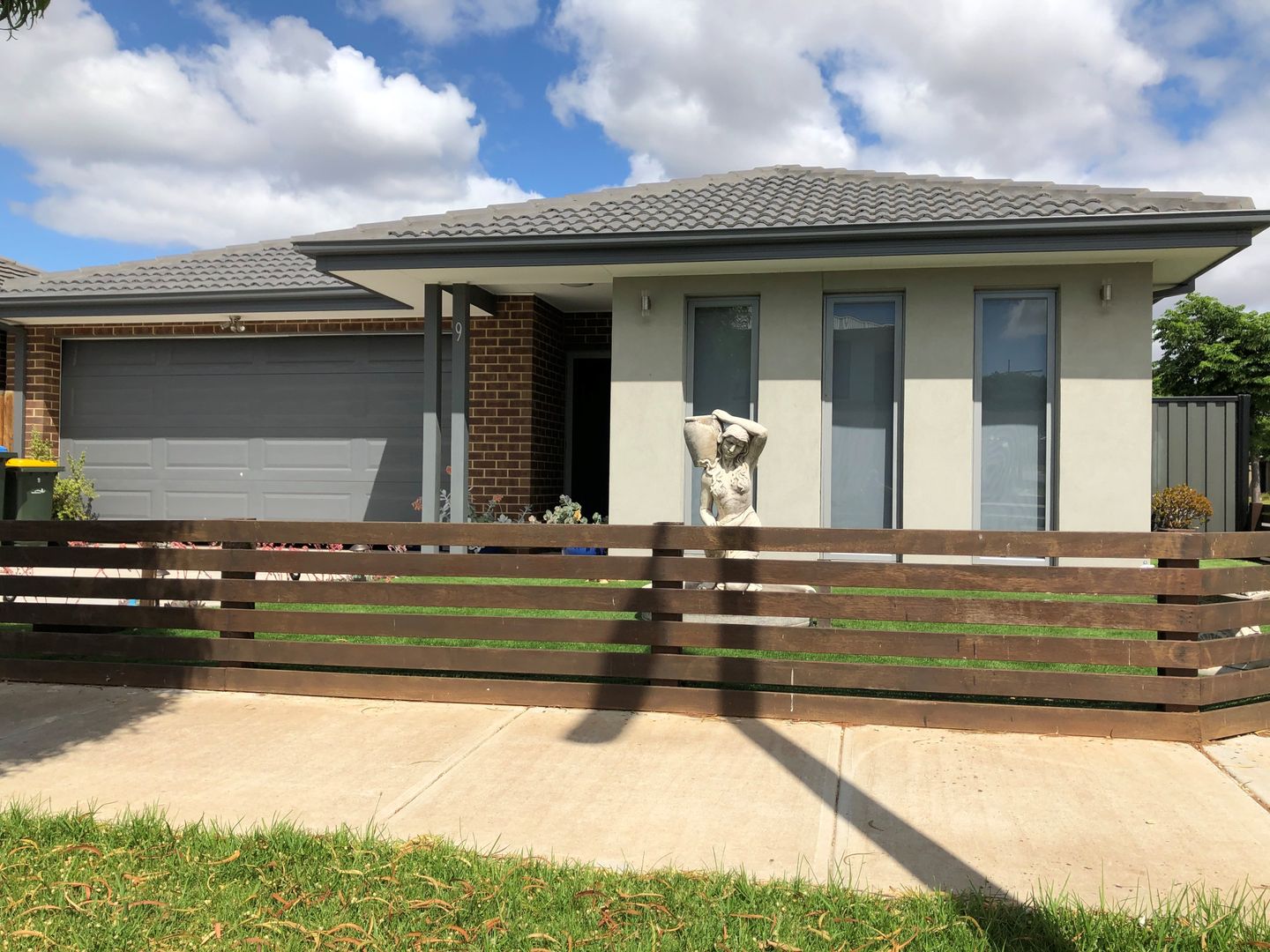 4 bedrooms House in 9 Echinacea Street TRUGANINA VIC, 3029