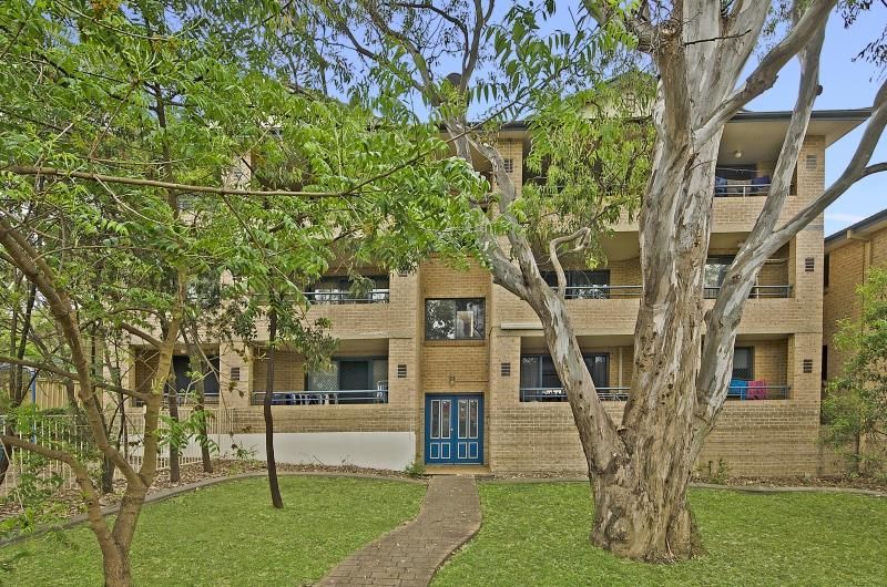 2 bedrooms Apartment / Unit / Flat in 3/111-113 Lane Street WENTWORTHVILLE NSW, 2145
