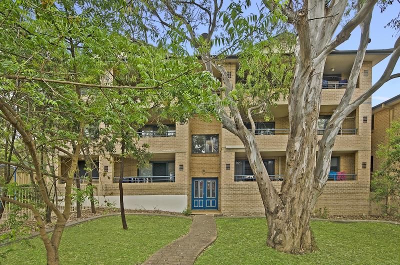 2 bedrooms Apartment / Unit / Flat in 3/111-113 Lane Street WENTWORTHVILLE NSW, 2145
