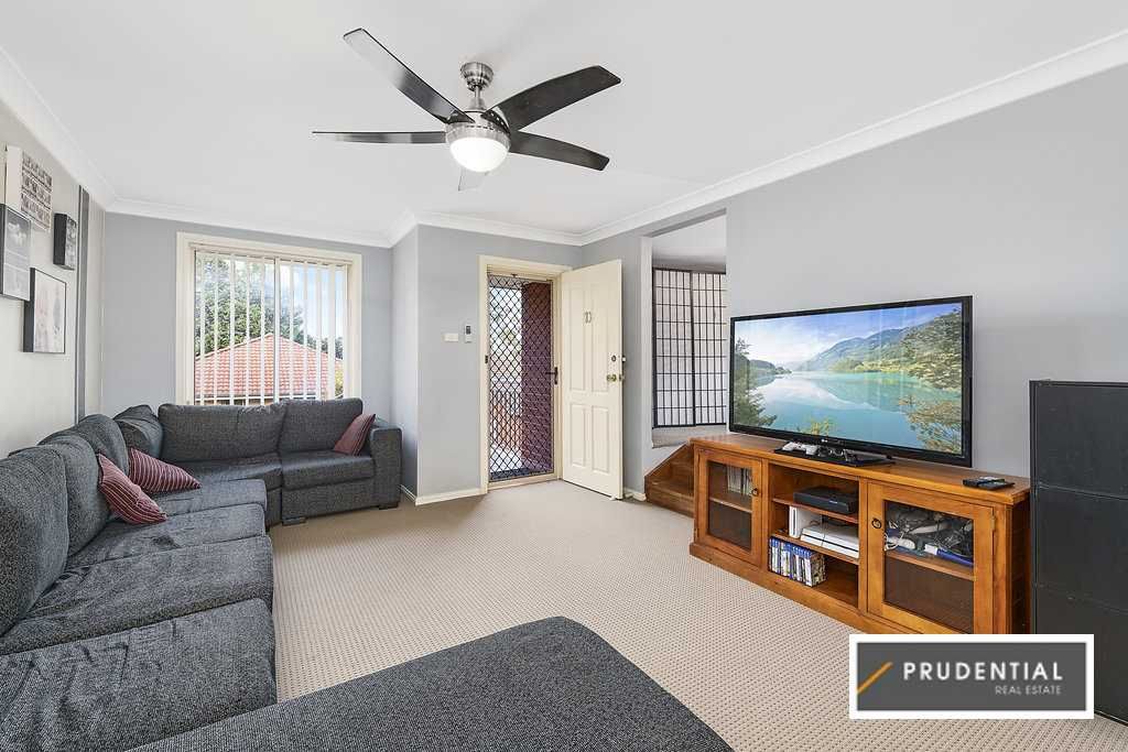 10/17 Poplar Crescent, Bradbury NSW 2560, Image 1