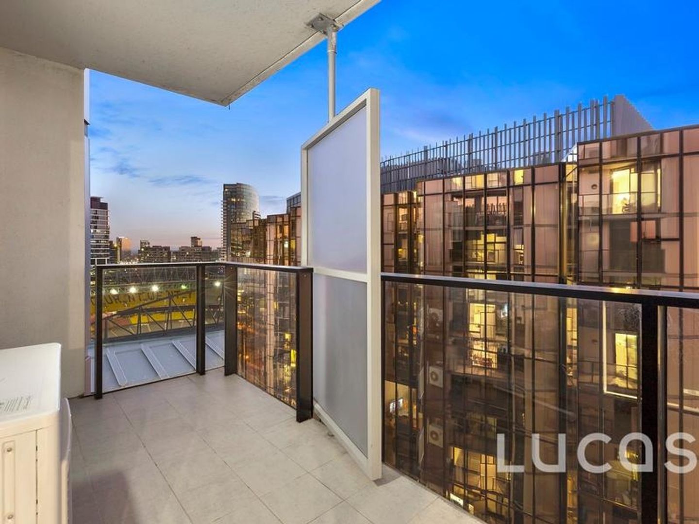 1903/673 La Trobe Street, Docklands VIC 3008, Image 1