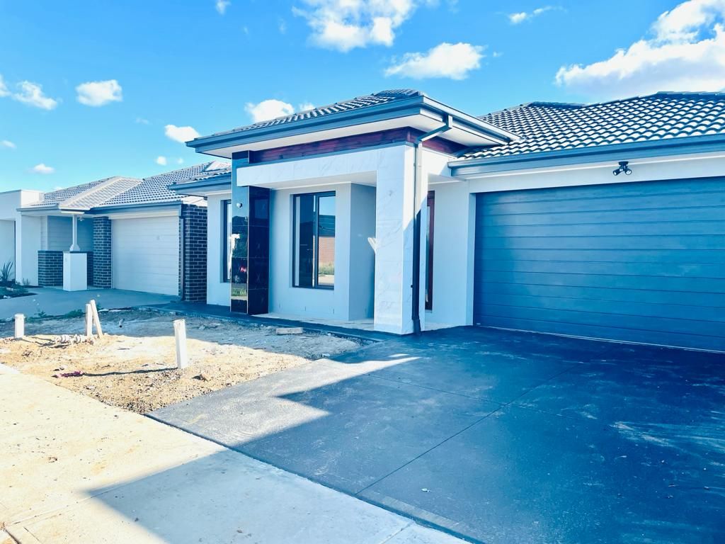 4 bedrooms House in 10 Ceremony Drive TARNEIT VIC, 3029