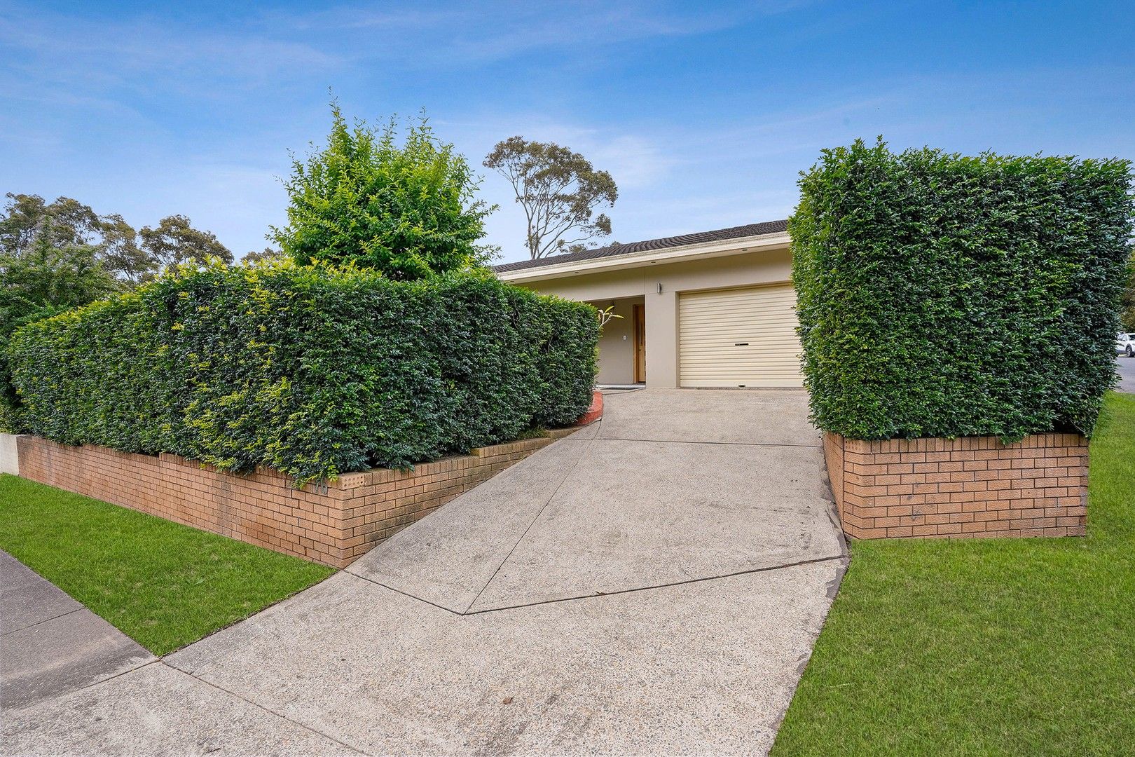 4 bedrooms House in 76 The Parkway BRADBURY NSW, 2560