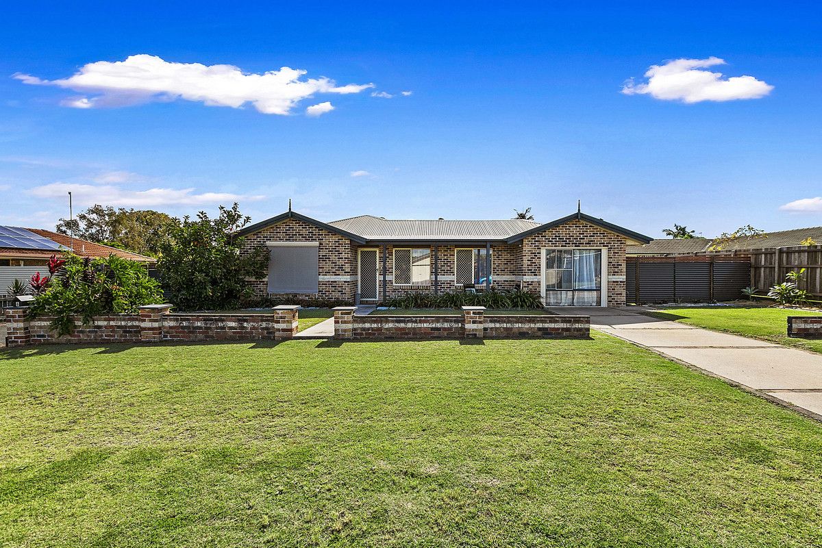 4 bedrooms House in 6 Merrilyn Court URANGAN QLD, 4655