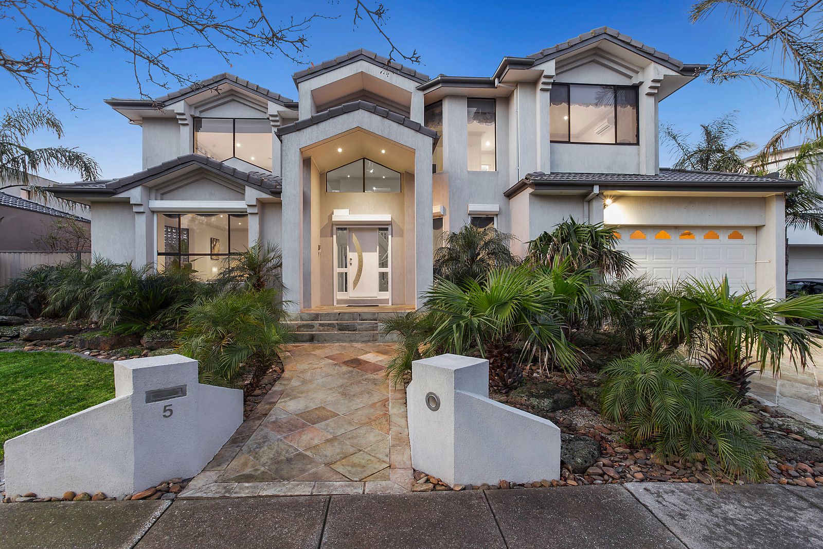 5 Witchmount Close, Hillside VIC 3037