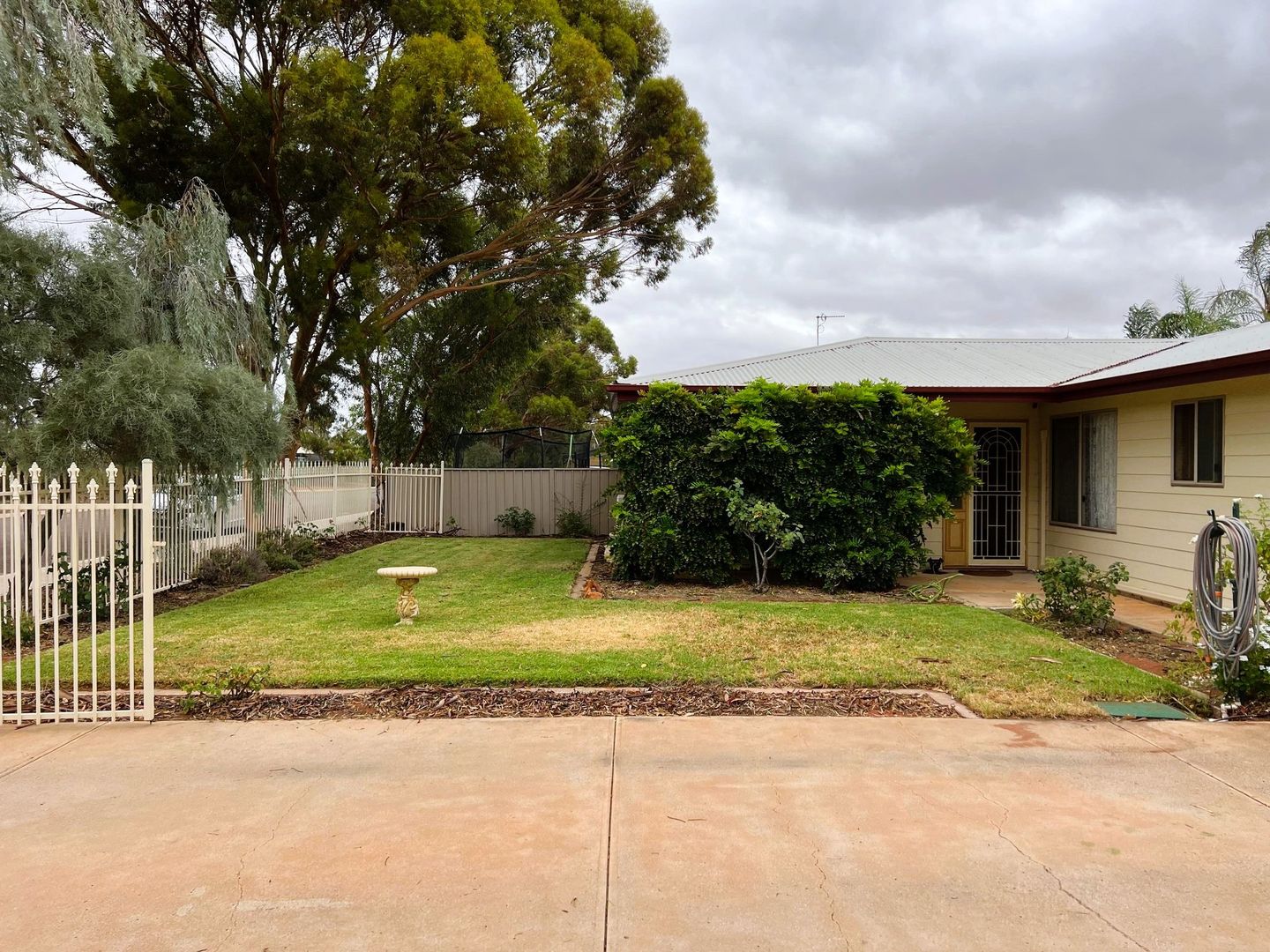 33 Gregory Street, Roxby Downs SA 5725, Image 2