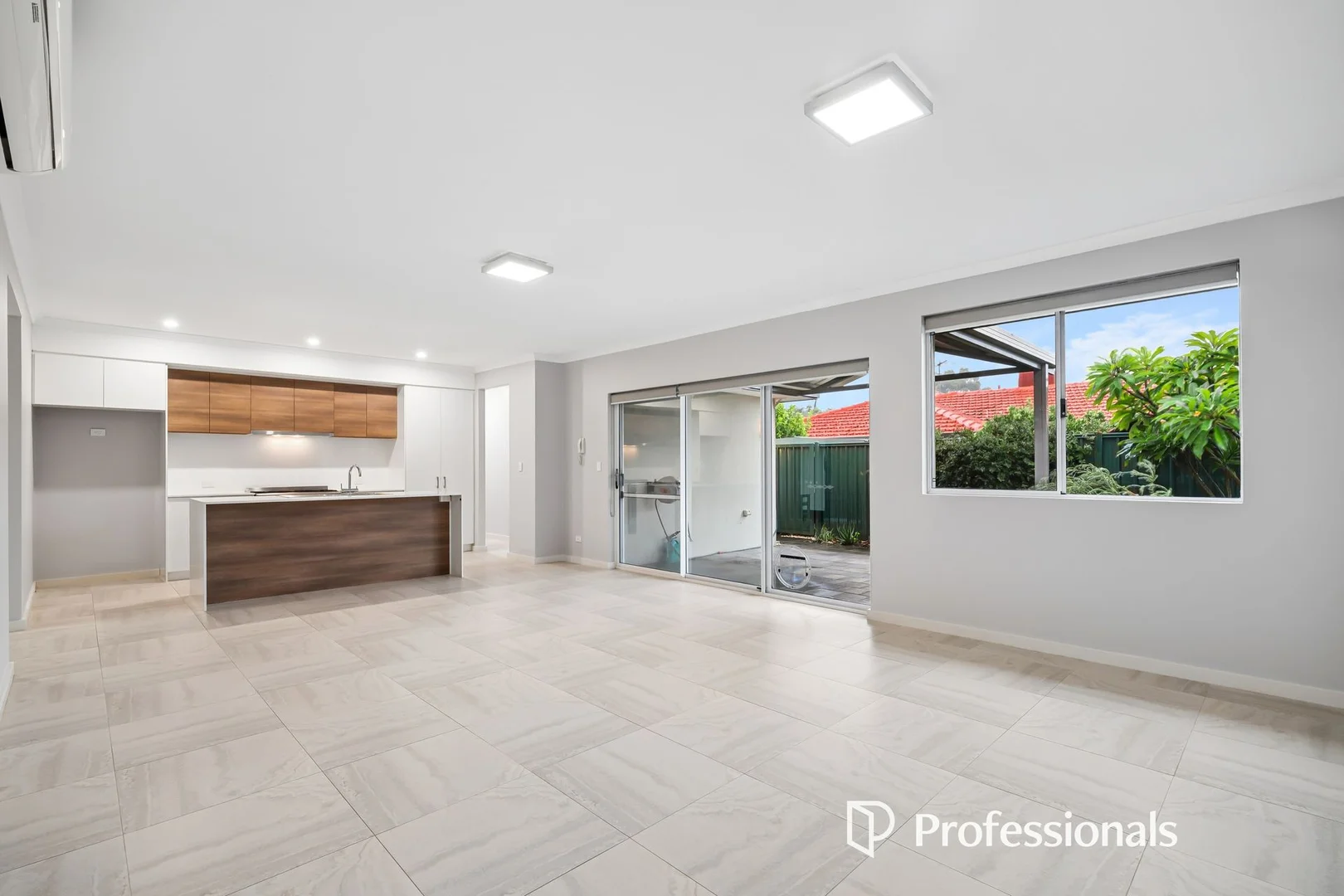 Additional image 4 of 1/75 Hartfield Road, Forrestfield WA 6058