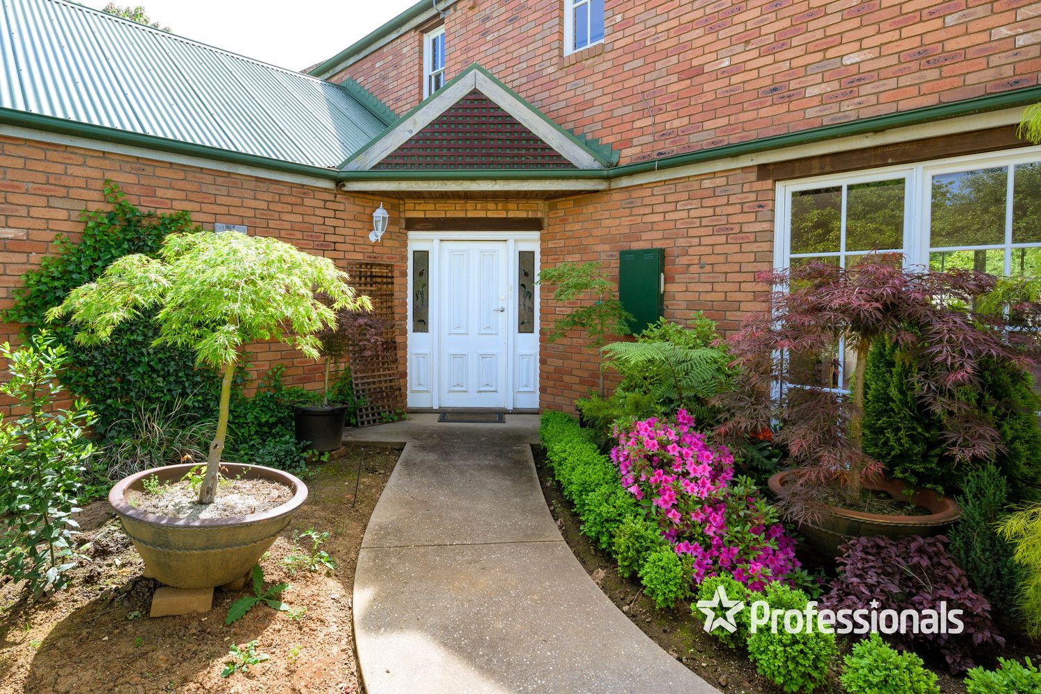 2 Uralla Court, Wodonga VIC 3690, Image 2