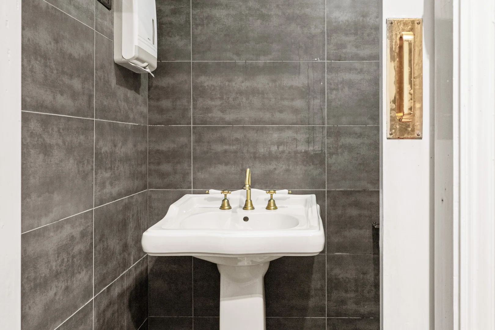 Additional image 10 of 231 Queen Victoria Street, North Fremantle WA 6159