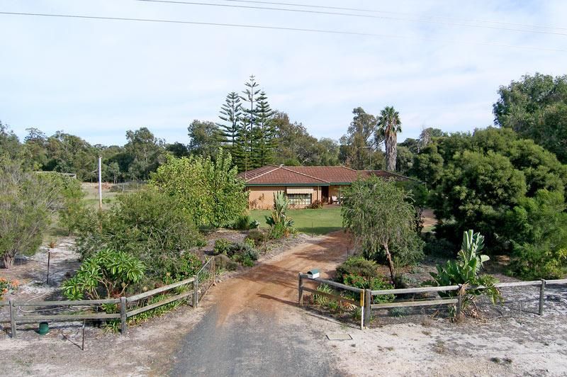 129 Fiegert Road, BARRAGUP WA 6209, Image 1