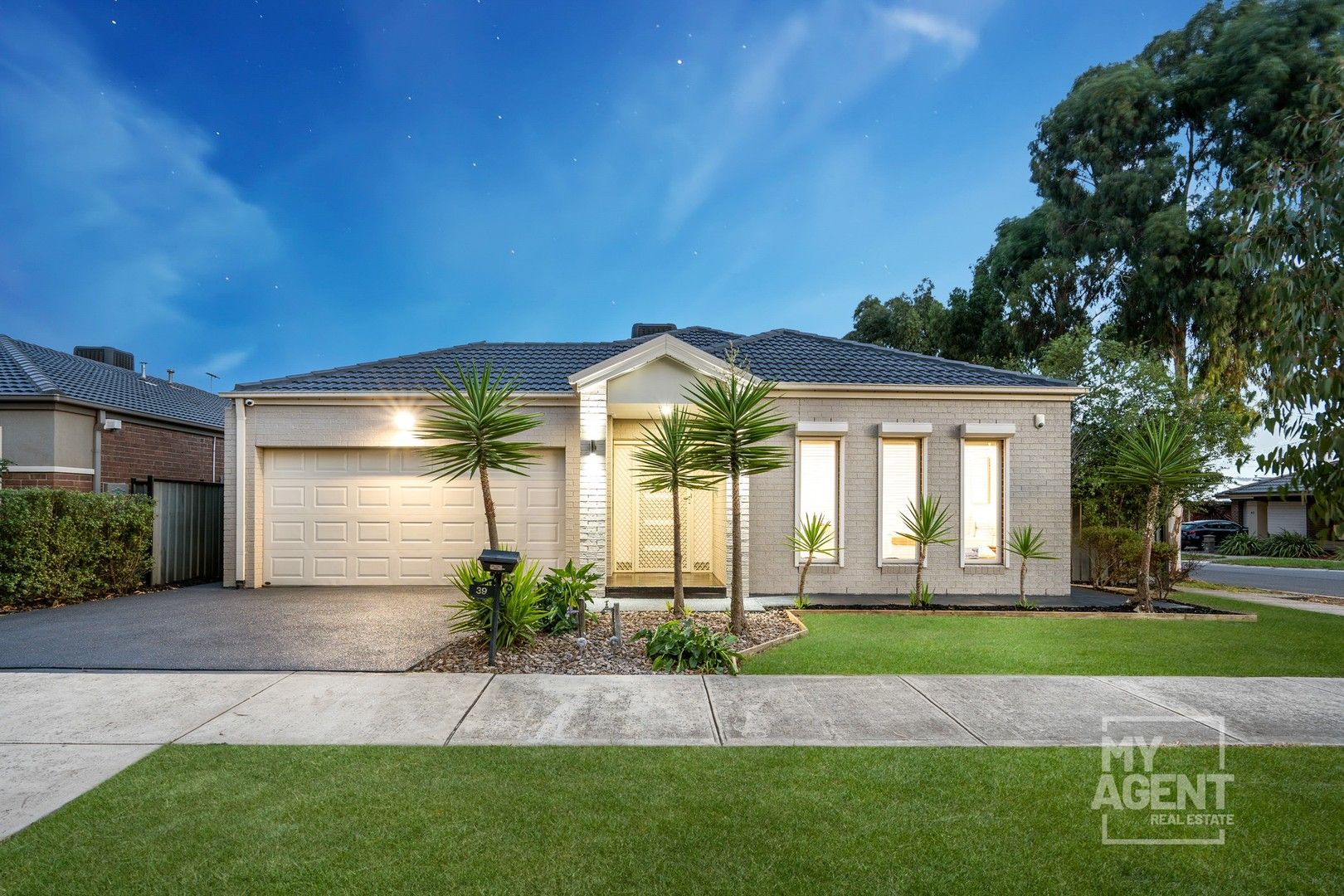 4 bedrooms House in 39 Serenity Way CRAIGIEBURN VIC, 3064