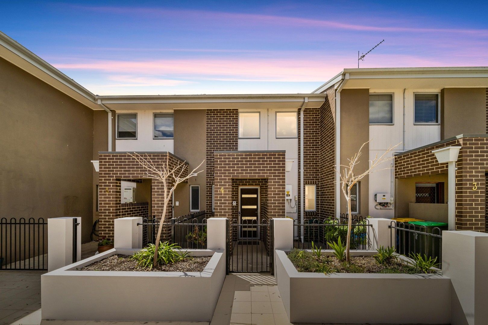 2 bedrooms Townhouse in 4/17 Ashley Drive WANNIASSA ACT, 2903