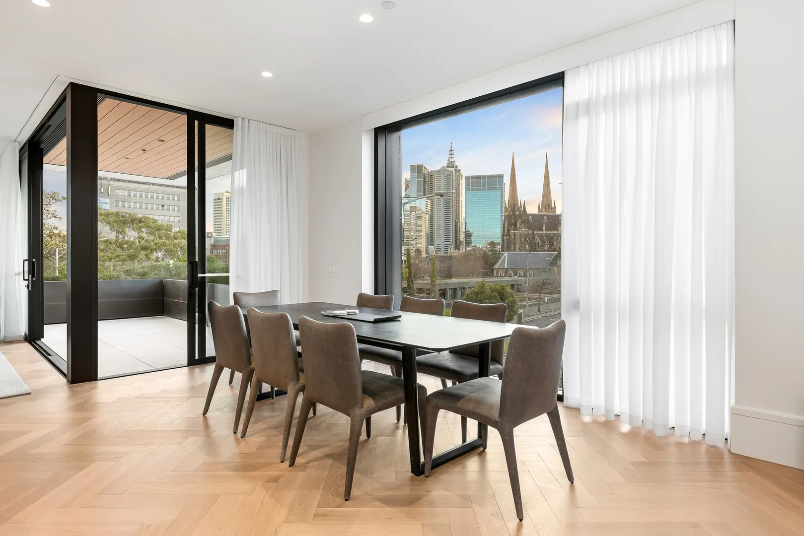 Apartment in East Melbourne - View 4