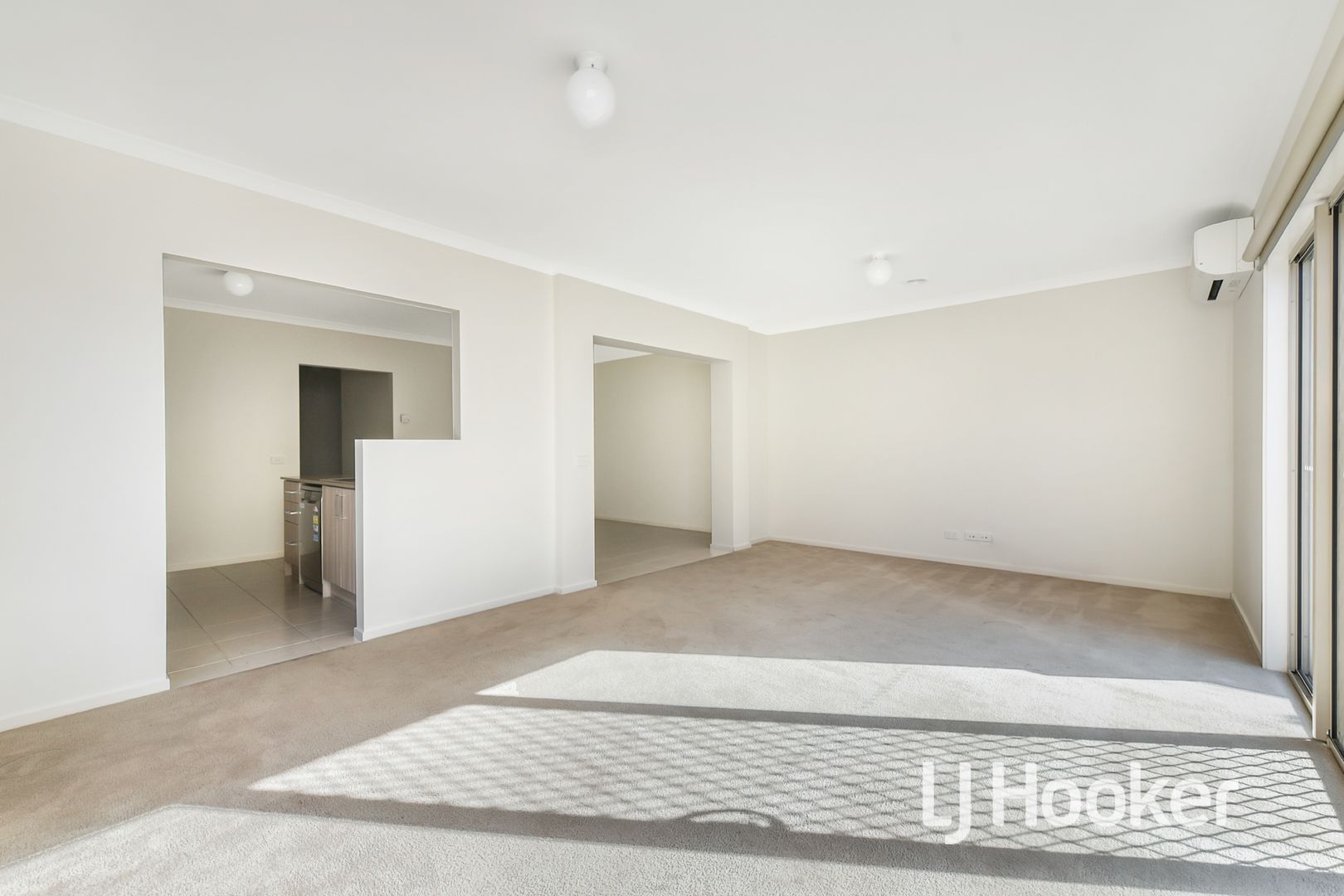 33 Havana Parade, Pakenham VIC 3810, Image 2