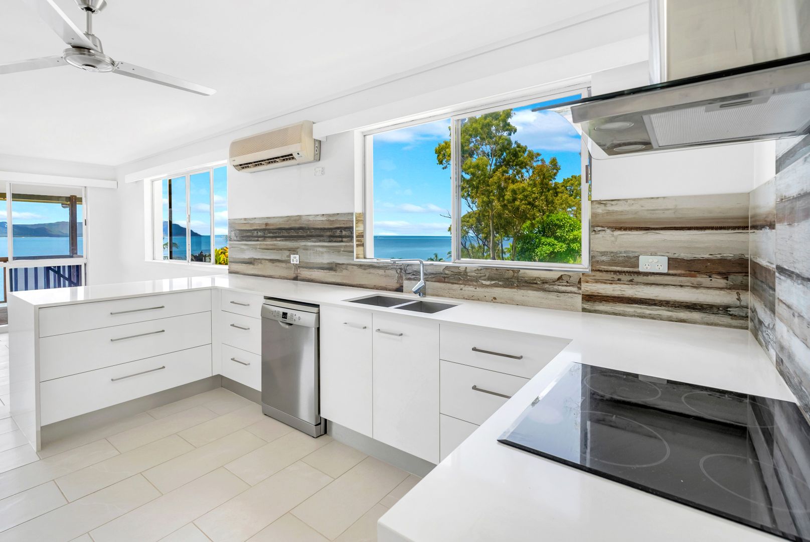 19 Webber Esplanade, Cooktown QLD 4895, Image 2