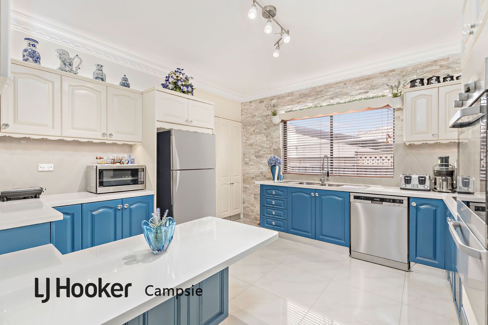 20 Zonnebeke Crescent, Milperra NSW 2214, Image 2