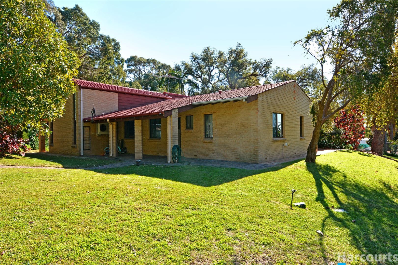 16 Canna Place, Wanneroo WA 6065, Image 2