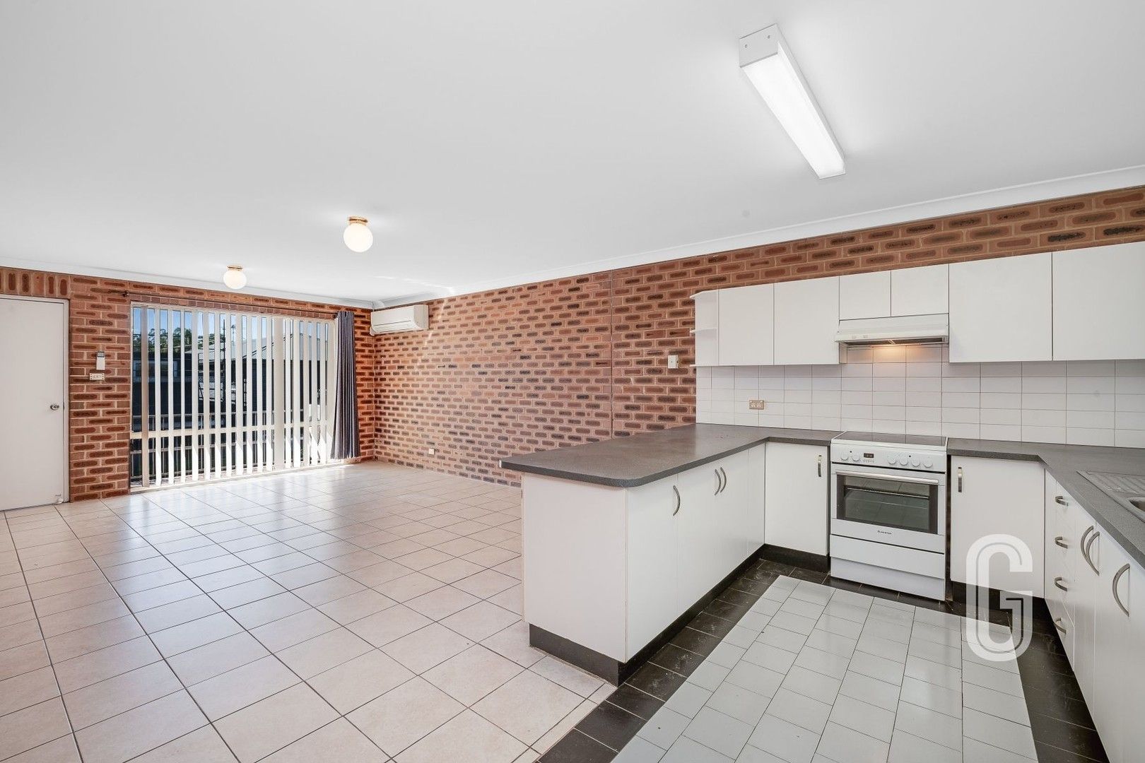 3 bedrooms Apartment / Unit / Flat in 2/39a - 41 Beaumont Street HAMILTON NSW, 2303