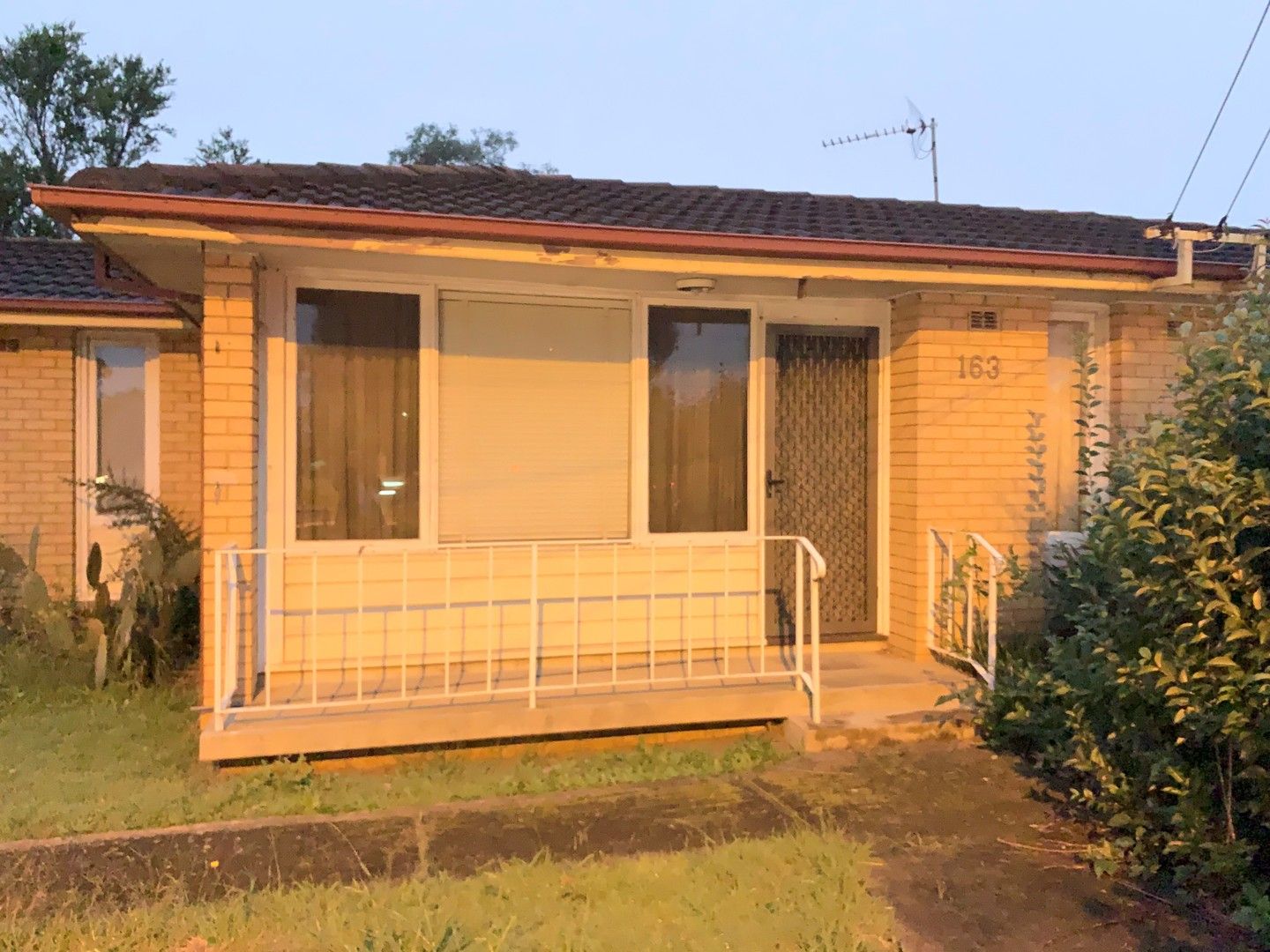 1 bedrooms Studio in 3/9 Fassifern Place CARTWRIGHT NSW, 2168