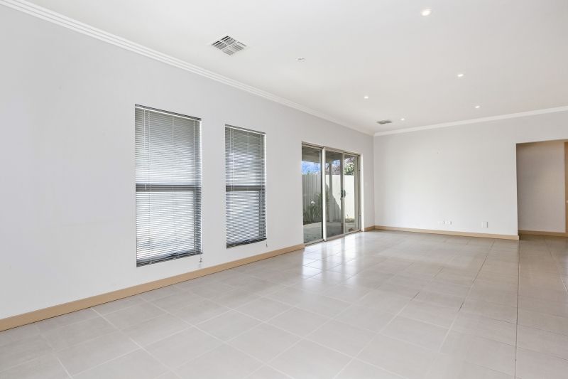 77 Chapel Street, Campbelltown SA 5074, Image 2