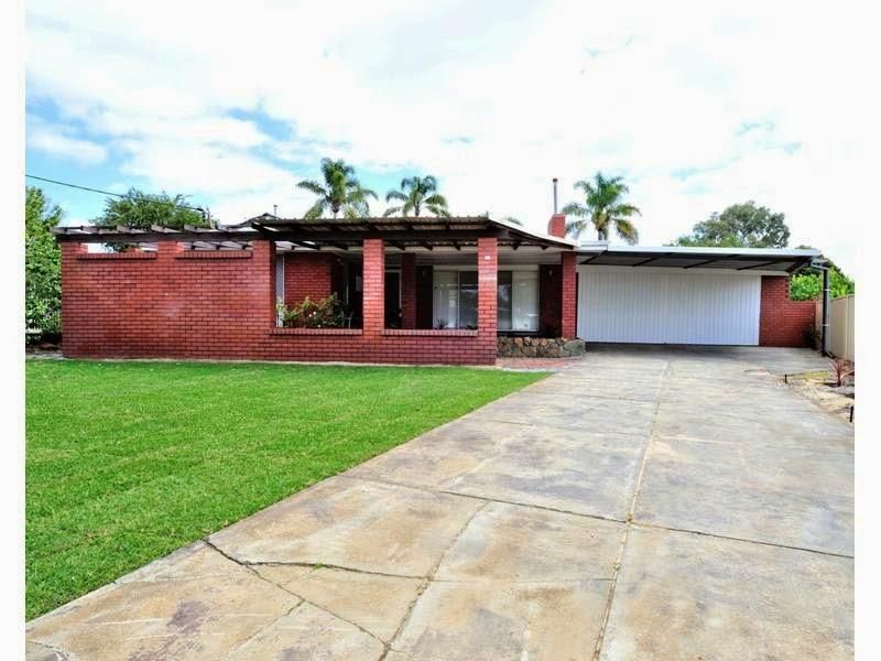 3 bedrooms House in 19 Hughenden Drive THORNLIE WA, 6108
