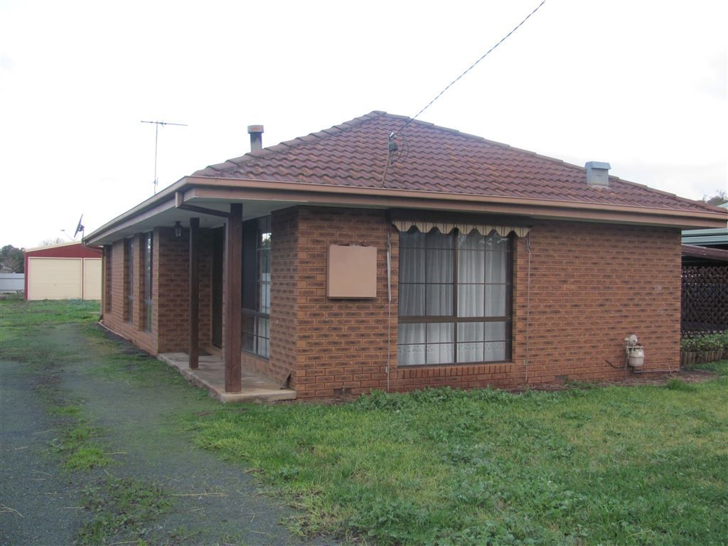 6 Donald Street, Culcairn NSW 2660