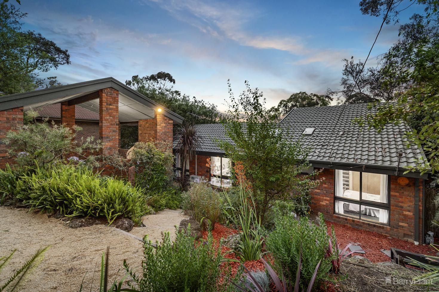 4 bedrooms House in 100 Arthur Street ELTHAM VIC, 3095