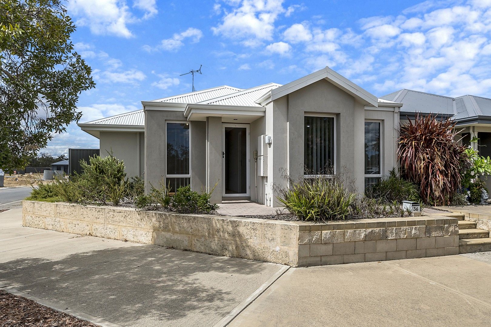 3 bedrooms House in 36 Butterleaf Road BALDIVIS WA, 6171