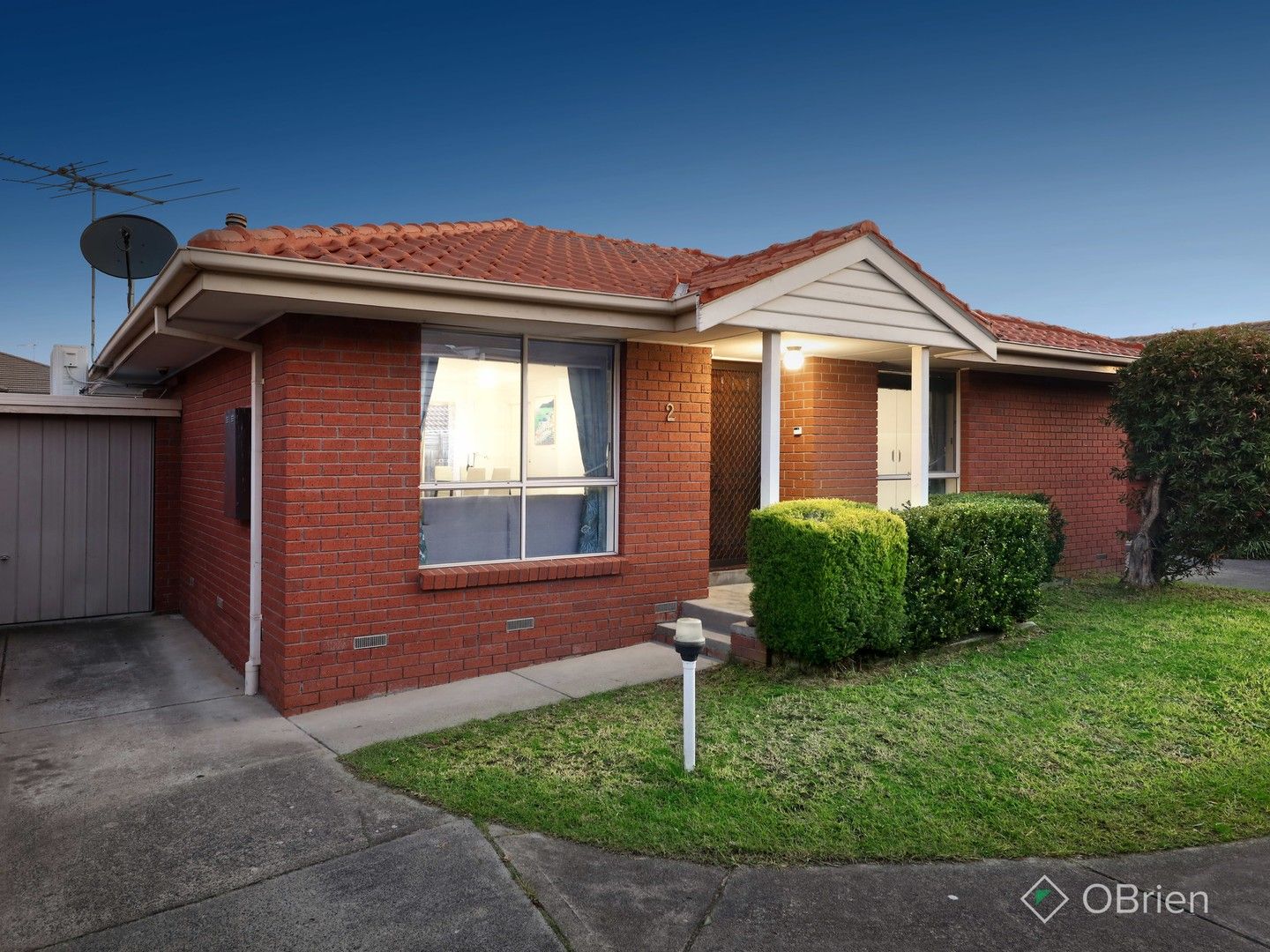 2 bedrooms Apartment / Unit / Flat in 2/13 Normanby Street HUGHESDALE VIC, 3166