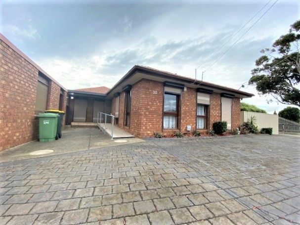 30 Cassandra Drive, Gladstone Park VIC 3043