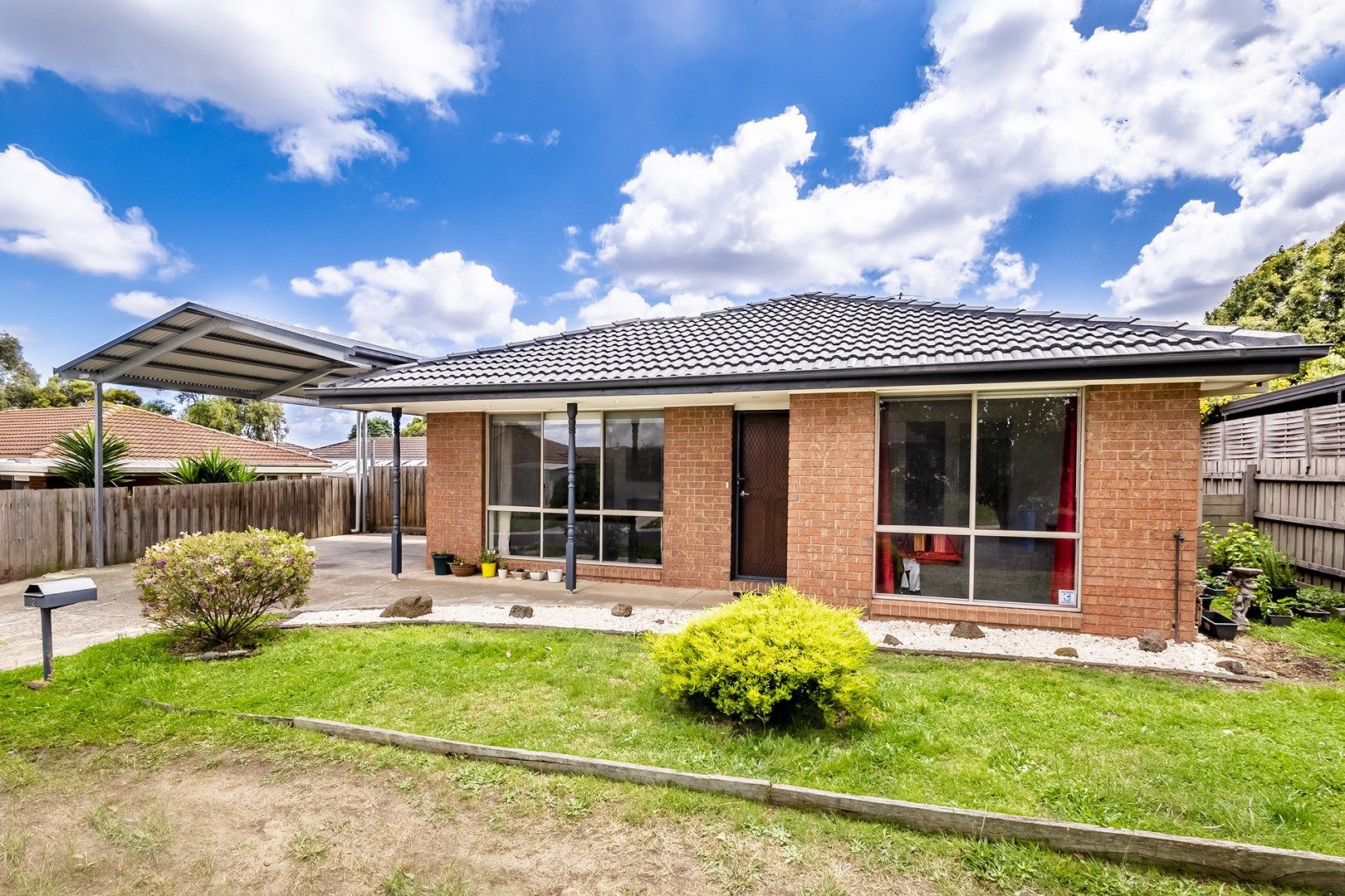 2 Knowing Close, Cranbourne West VIC 3977, Image 2