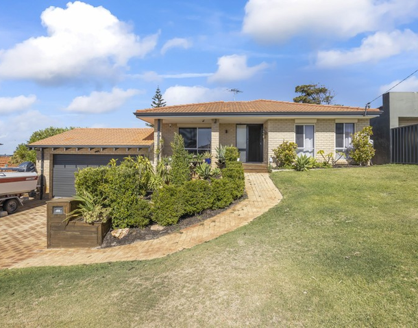 4 Lagoon Place, Beldon WA 6027