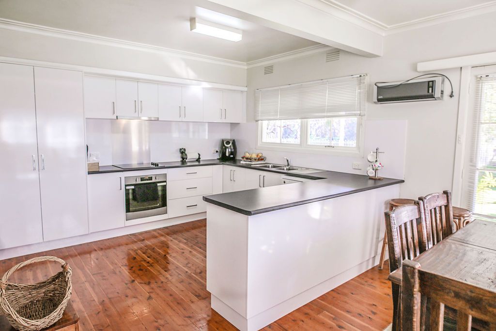 5 Wenbern Court, Deniliquin NSW 2710, Image 2