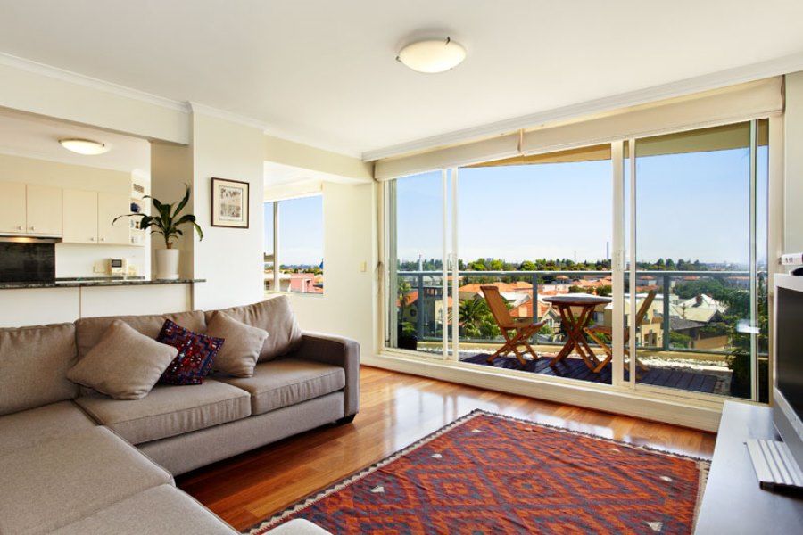 406/107 Beach Street, Port Melbourne VIC 3207, Image 2