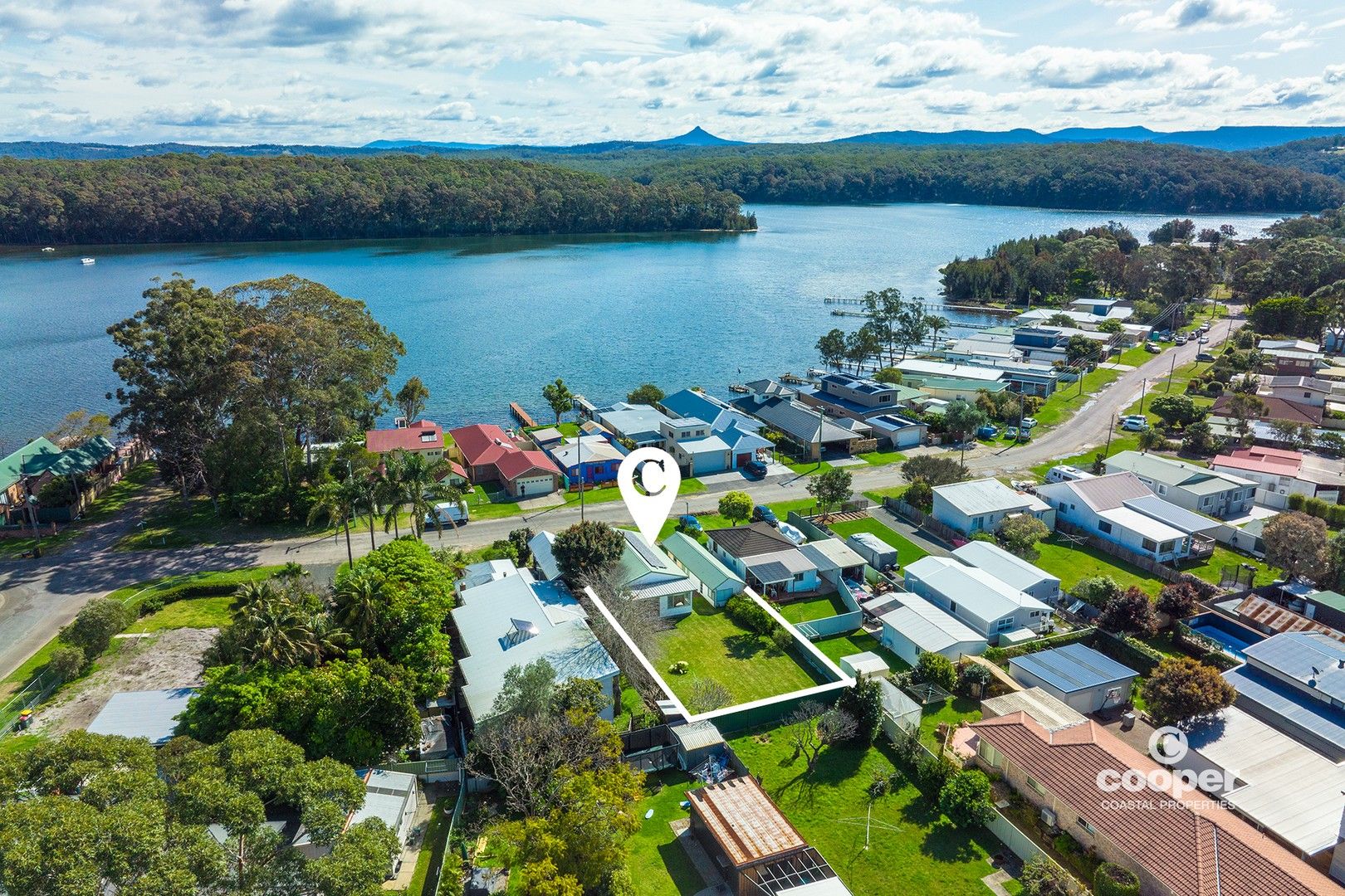 2 bedrooms House in 36 Lake View Drive BURRILL LAKE NSW, 2539
