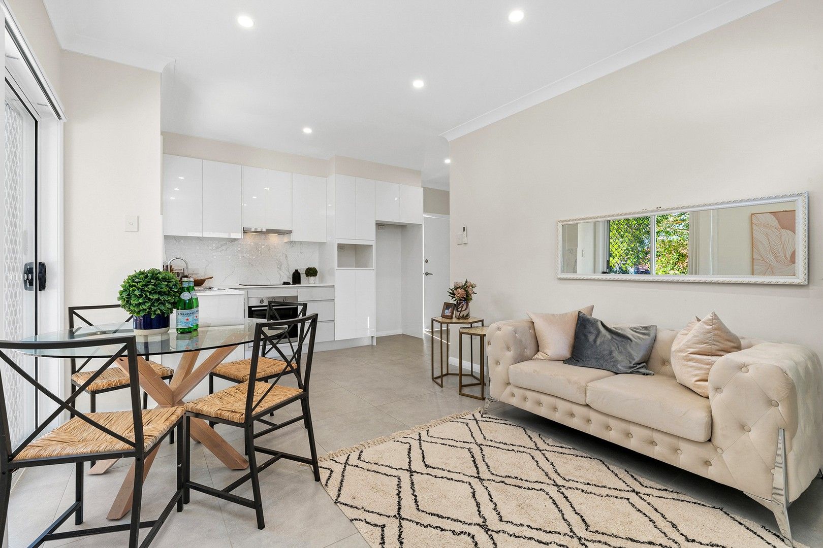 2 bedrooms Apartment / Unit / Flat in 1/31 Hanks street ASHFIELD NSW, 2131