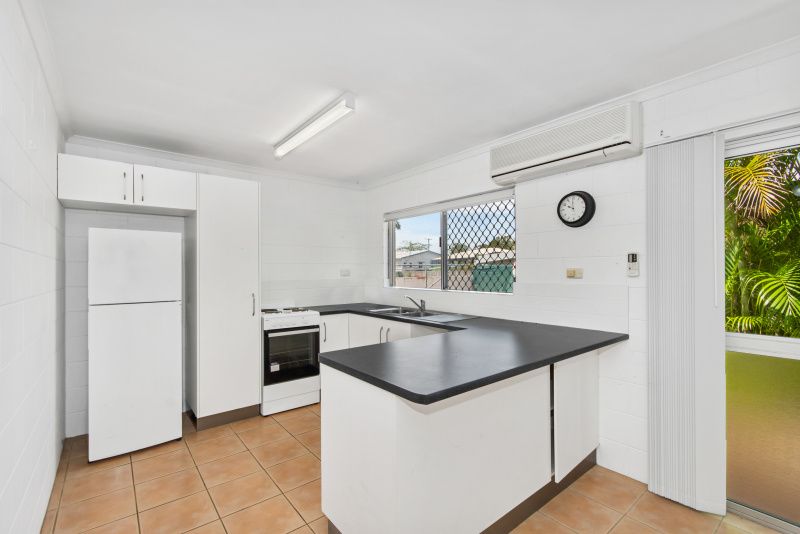 2/54 Ahearne Street, Hermit Park QLD 4812, Image 1