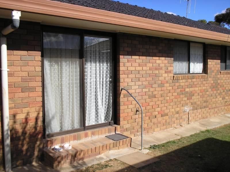 2/13 Hart St, ROCHESTER VIC 3561, Image 2