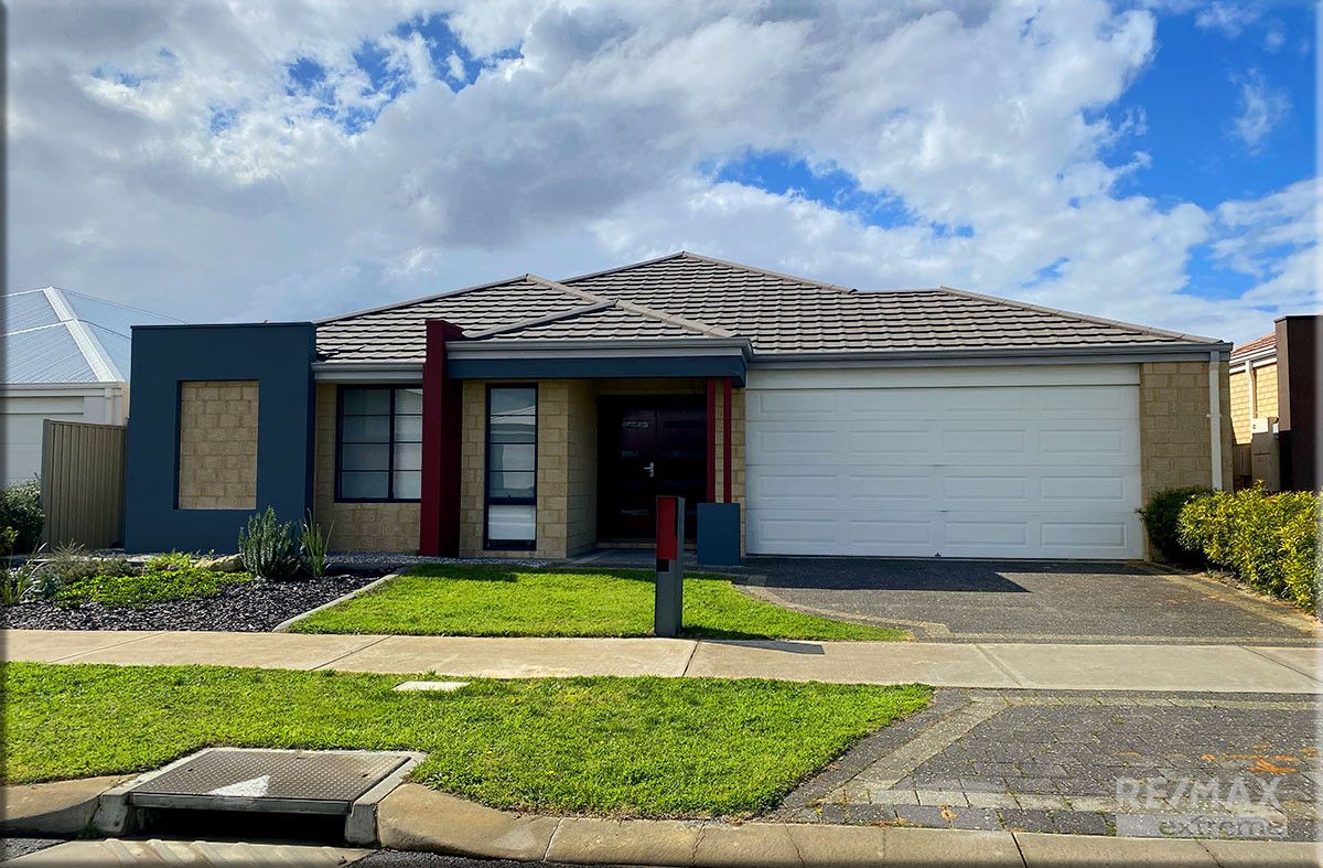 4 bedrooms House in 28 Helmsley Parkway ALKIMOS WA, 6038
