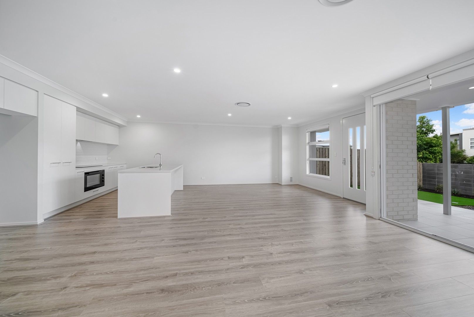 33 Harmony Boulevard, Palmview QLD 4553 House For Rent 725 Domain