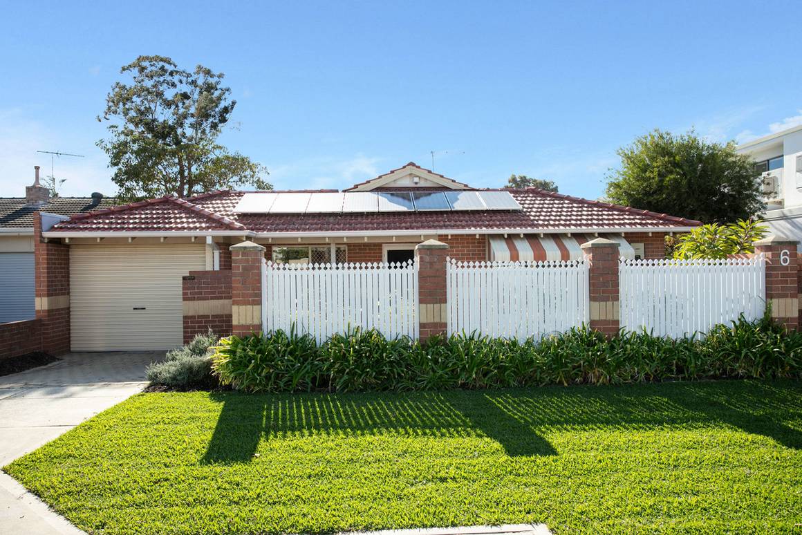 Picture of 1/6 Pearson Place, CHURCHLANDS WA 6018