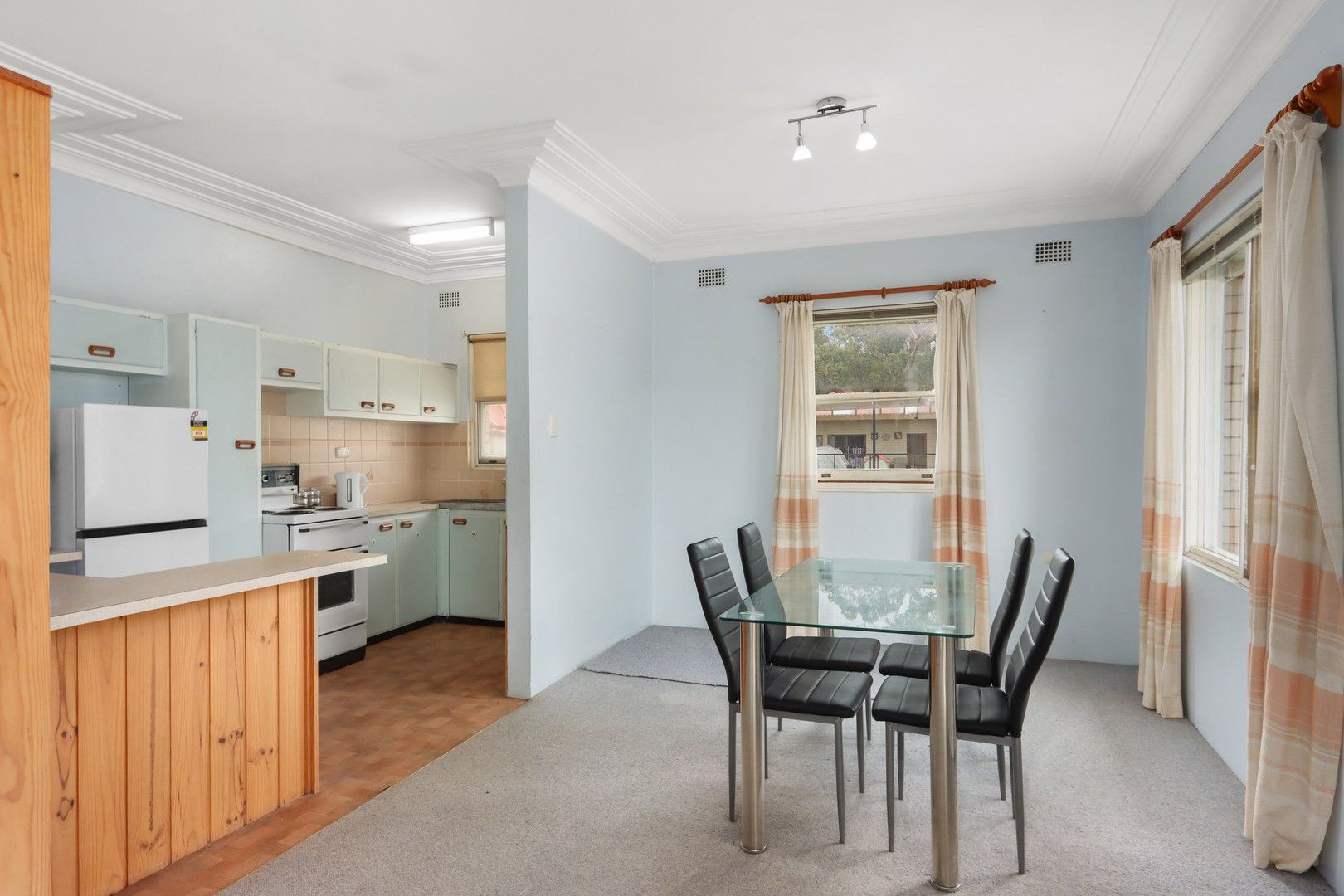 2 bedrooms Apartment / Unit / Flat in 4/27 Oxley Avenue JANNALI NSW, 2226