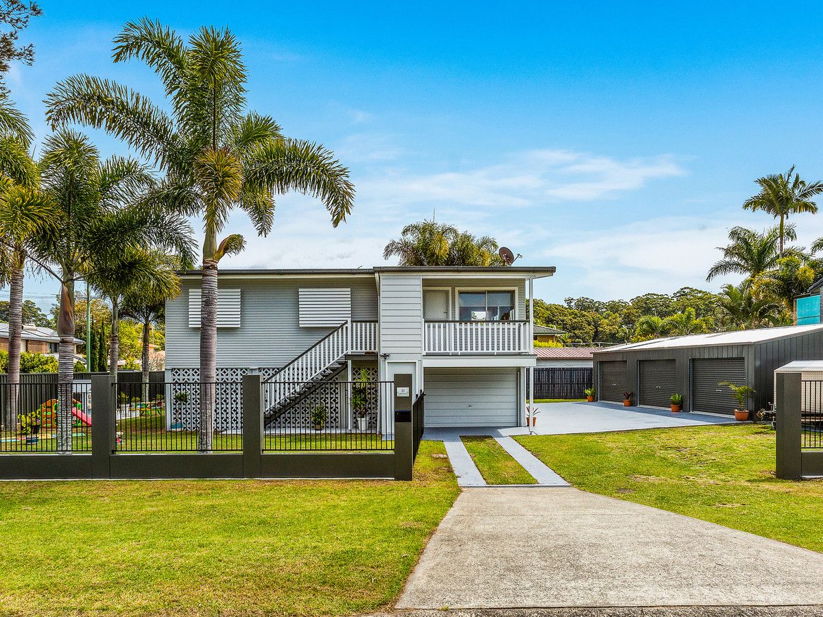 31 Lakes Drive, Tweed Heads West NSW 2485, Image 0