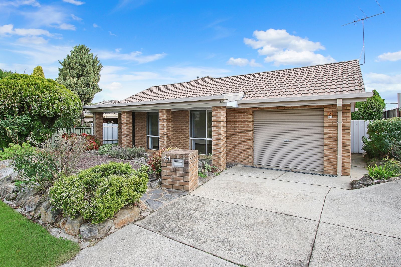 3 bedrooms Townhouse in 2/54 Mcmaster Avenue LAVINGTON NSW, 2641