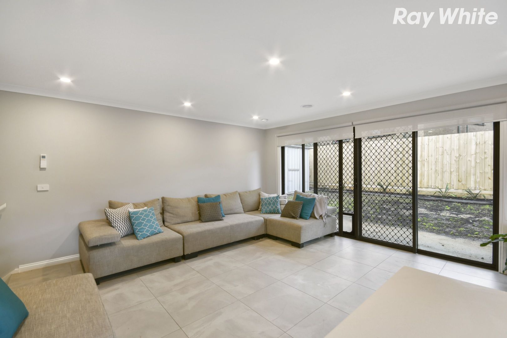 3/11 Paton Crescent, Boronia VIC 3155, Image 2