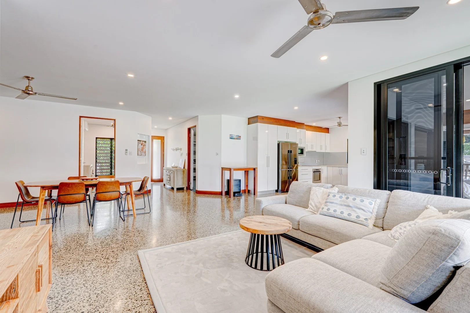 2 Purtaboi Close, Mission Beach QLD 4852