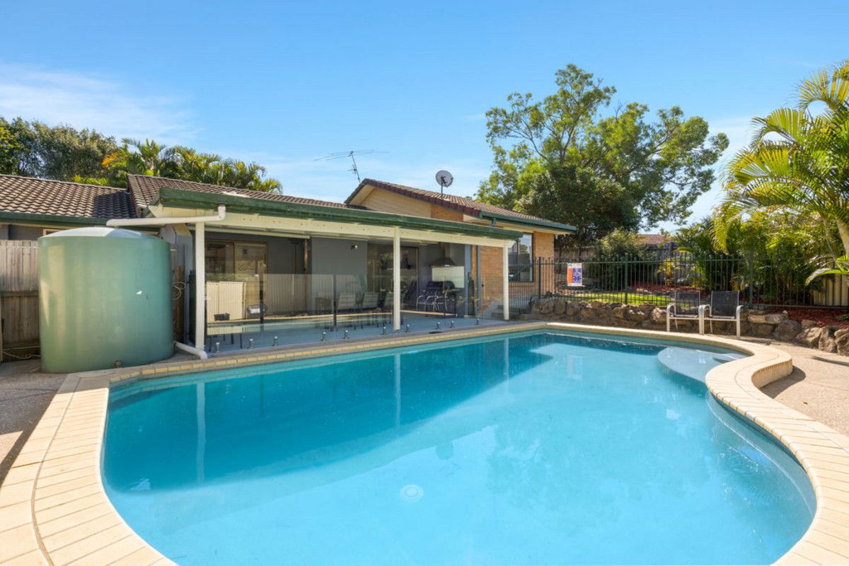 5 Lobban Court, Highland Park QLD 4211, Image 2