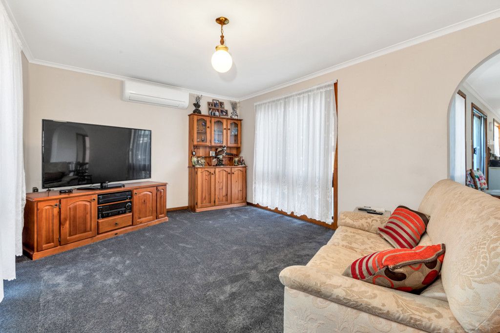 83 Bellbridge Drive, Hoppers Crossing VIC 3029 House For Rent 450