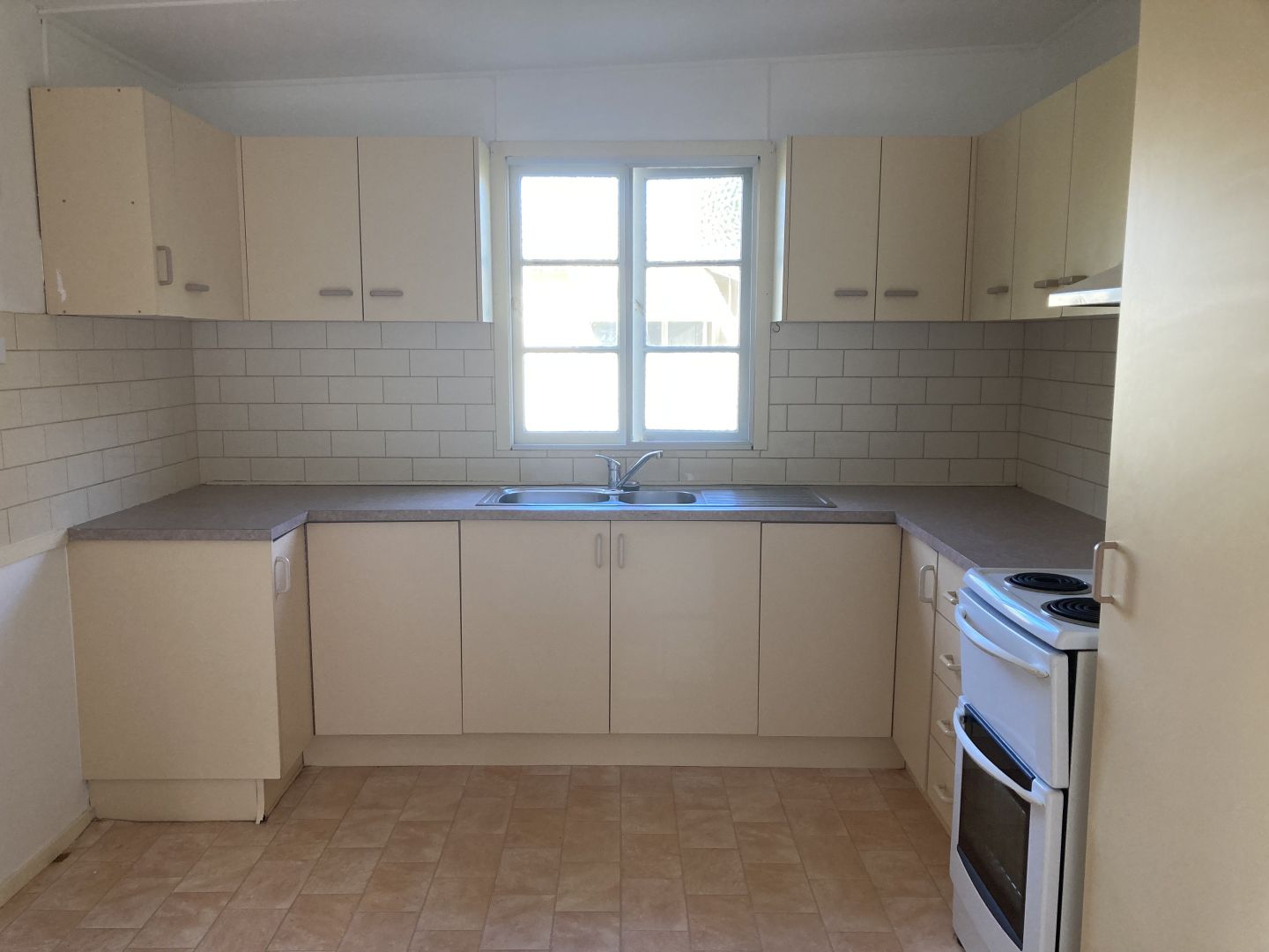 5 Endeavour Street, Deception Bay QLD 4508 House For Rent 475 Domain