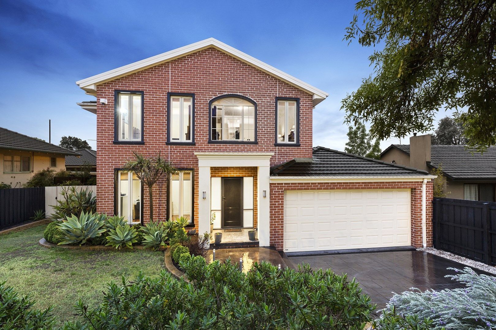 4 bedrooms House in 32 Mawarra Crescent CHADSTONE VIC, 3148